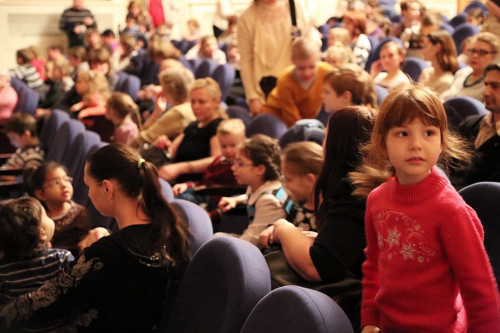 УВАЖАЕМЫЕ ЗРИТЕЛИ!
Просим обратить ваше внимание на изменения в афише декабря