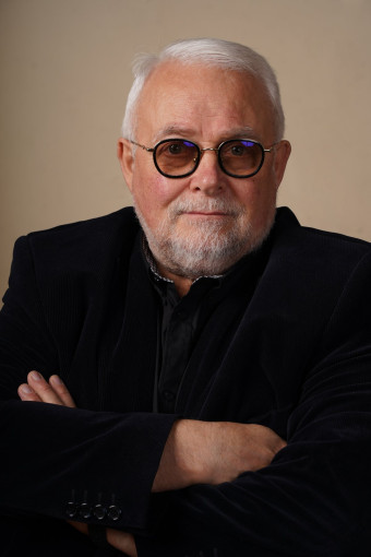 Александр Петров